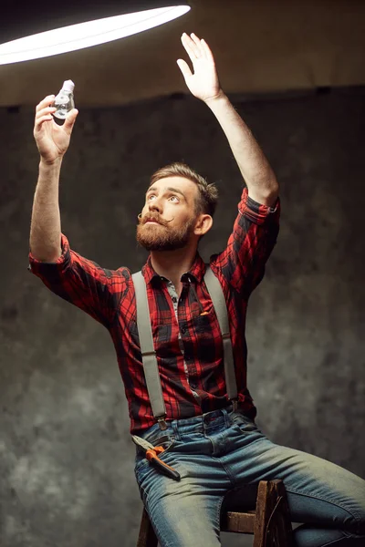 Homem emocional com bigodes e barba — Fotografia de Stock