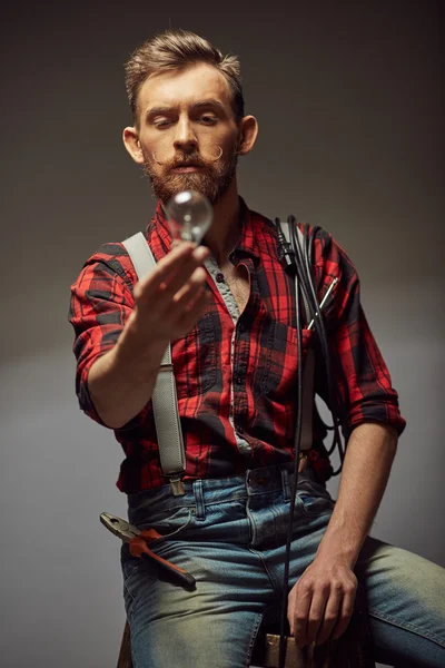 Homem emocional com bigodes e barba — Fotografia de Stock