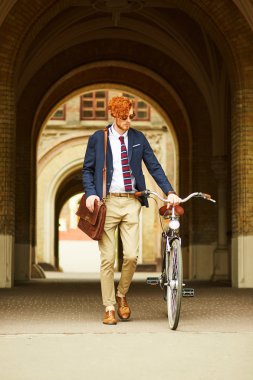 Bisiklet university yakınındaki stiliyle harvard öğrencileri 