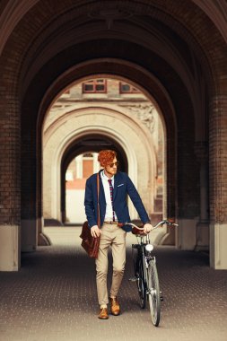 Bisiklet university yakınındaki stiliyle harvard öğrencileri 