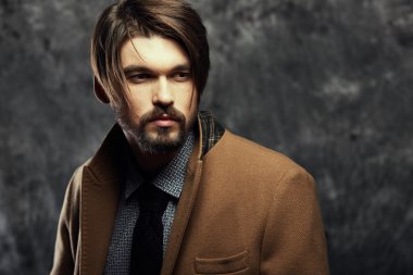 Bir ceket - studio erkek portre yakışıklı delikanlı