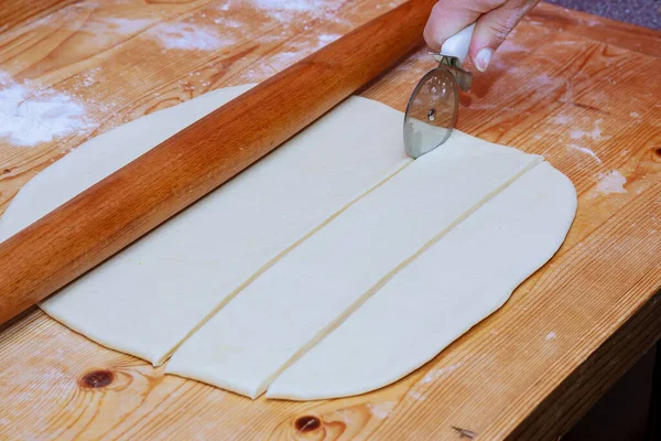 Croissants Cooking Homemade Bagels Kneading Dough Cutting Molding Dough — Stock Photo, Image