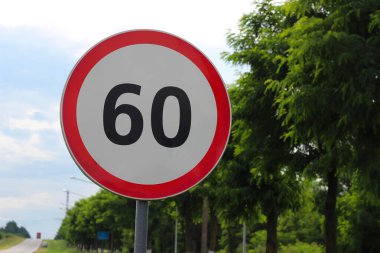 Uluslararası trafik işareti 'Hız Sınırı'