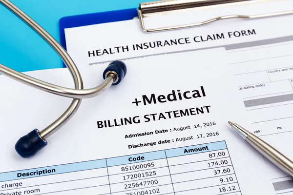 Healthcare cost and insurance concept — Stock Photo, Image