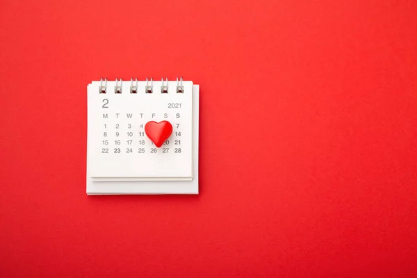 Dia Dos Namorados Fundo Com Coração Amor Calendário Fundo Vermelho — Fotografia de Stock