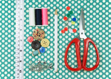 Puantiyeli kumaş dikiş seti