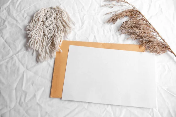 Envelope Macrame Pampas Grass Simple Minimal Flat Lay White Textile — Stock Photo, Image