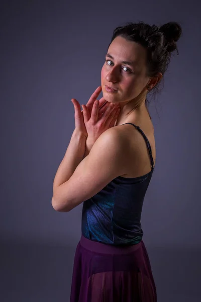 Bailarina Bailando Estudio Con Alegría — Foto de Stock