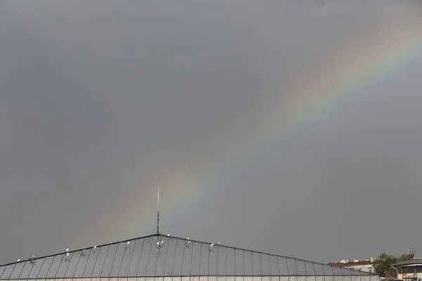 Regenbogen Hintergrund Einem Regnerischen Tag — Stockfoto