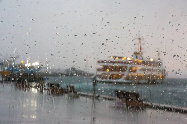 Κλείστε Σταγόνες Βροχής Στο Φόντο Του Πλοίου — Φωτογραφία Αρχείου