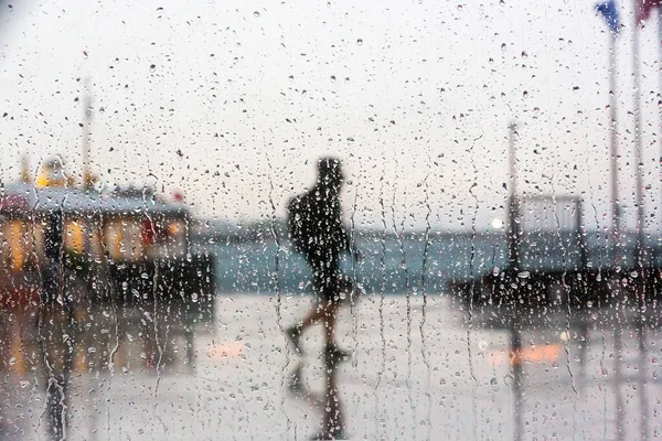 Man Walking Rainy — Stock Photo, Image