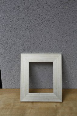 Masanın üzerinde ön görünüm tahtası