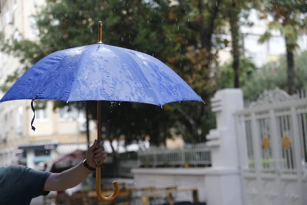 Une Journée Pluvieuse Parapluie Bleu — Photo