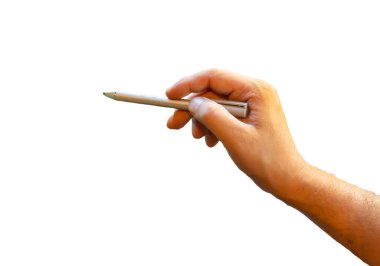 Beyaz arkaplanda el ele tutuşan kalem izole