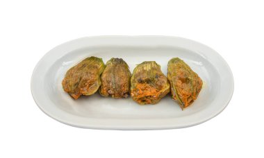 Türk ve Arap Geleneksel Gıda Kabak Cicegi Dolmasi 'nin izole edilmiş beyaz arkaplan manzarası