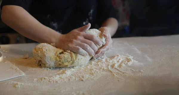Proceso Fabricación Pasta Fresca Hecha Mano Cerca — Foto de Stock