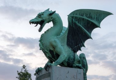 Dragon dragon Köprüsü'nde sabahın erken saatlerinde