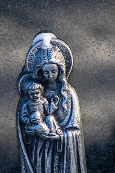 Maagd Maria Jezus Baby Standbeeld — Stockfoto