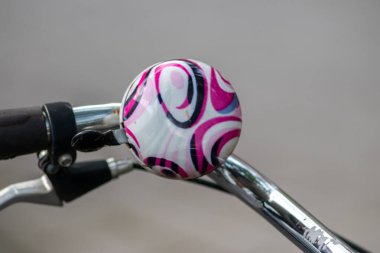 Bisiklet krom çanına yakın plan