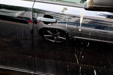 Kirli arabanın kısmi görüntüsü