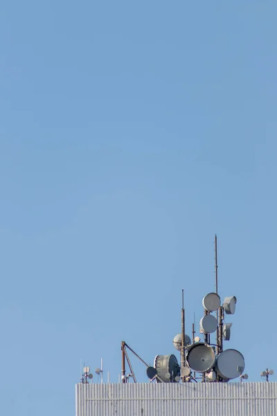 Antena Infrastruktury Ruchomej Zapewnia Najlepsze Połączenie Urządzeniami Komórkowymi Nadaje Się — Zdjęcie stockowe