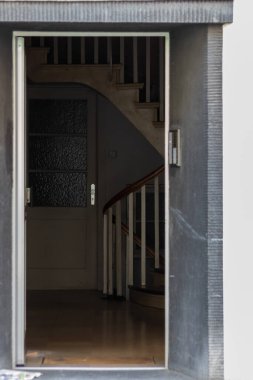 Modern evin açık kapısı