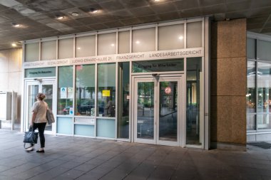 Düsseldorf, Kuzey Ren-Vestfalya, Almanya, 27 Haziran 2021: Dusseldorf 'taki Alman finans mahkemesi vergilerin hukuki işlemleri ve vergi indirimi ve mali avukatlar için adli mahkeme olarak