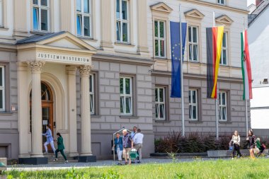 Düsseldorf, Kuzey Ren-Vestfalya, Almanya, 7 Temmuz 2021: Sivil suçlar ve yargı hukuku davaları ve işlemleri için hükümet hukuk mahkemesi olarak adalet bakanlığı hapis cezalarını kaydetti