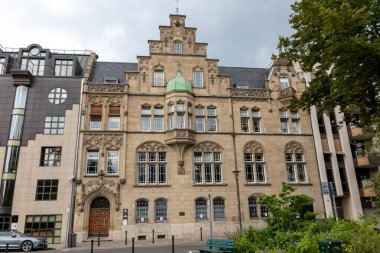 Düsseldorf, Kuzey Ren-Vestfalya, Almanya, 9 Temmuz 2021: Standesamt Dsseldorf veya Inselstrasse 'deki nüfus dairesi, evlilik töreni için çift ve gelin ve damadın ilk adresidir.