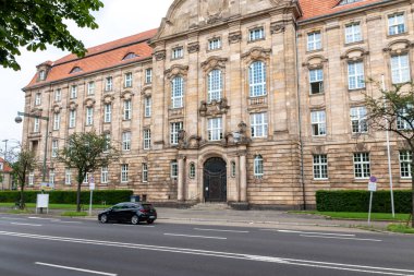 Düsseldorf, Kuzey Ren-Vestfalya, Almanya, 9 Temmuz 2021: Alman NRW 'nin başkenti olarak Dsseldorf' taki Yüksek Bölge Mahkemesi, yasal süreçlerde şikayetçi ve davalı ile yargı sistemini gösteriyor