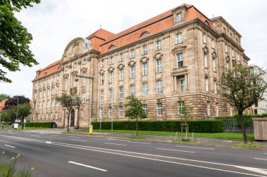 Düsseldorf, Kuzey Ren-Vestfalya, Almanya, 9 Temmuz 2021: Alman NRW 'nin başkenti olarak Dsseldorf' taki Yüksek Bölge Mahkemesi, yasal süreçlerde şikayetçi ve davalı ile yargı sistemini gösteriyor