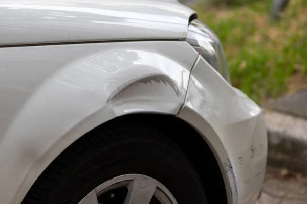 Dented Car Wing Fender Scratches Bumps Crash Car Accident Hit — Foto de Stock