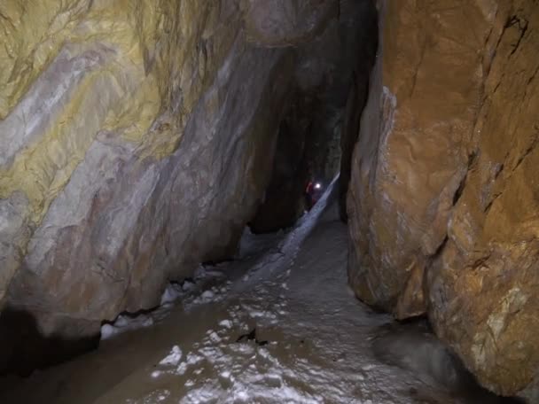 Plats Ryssland Nordkaukasien Stenhavets Universitetskaja Grotta Känd För Sin Mäktiga — Stockvideo