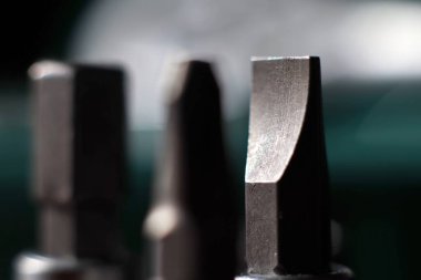 Tornavida kafasının yakın çekimi. Araç ve endüstri atölyesi için ayarlandı. Kaliteli yumuşatılmış metal..