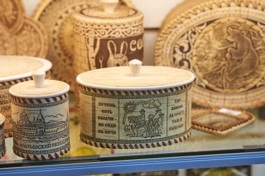 Ağaç kabuğu torbaları. Rus yazıtları: Ipatiev Manastırı, rulo yemek ister misin? Aşkın ve tavsiyelerin olduğu sobanın üzerine oturma.