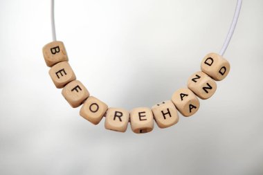 Sözcük ahşap küplerle dolu.