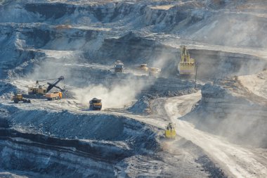 Metal çubuklar beton yapısına kilitlemişse