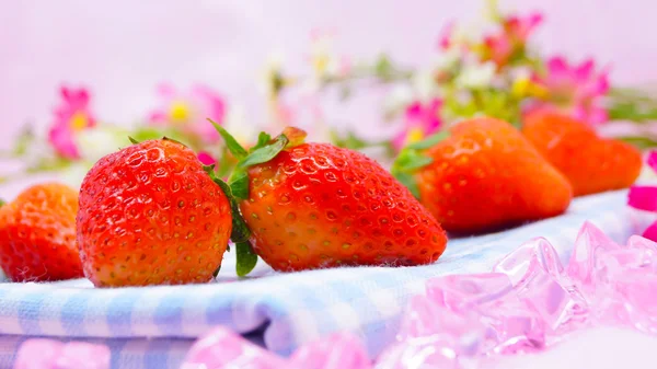 Fresh Japanese strawberries — Stock Photo, Image