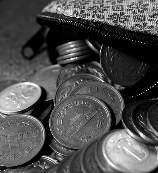 Japanese  coin  in  Coin Purse on black and white — Stock Photo, Image
