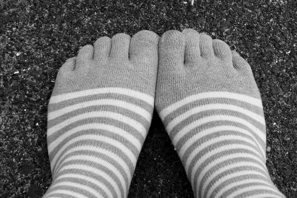Wear socks five fingers style on Black and White