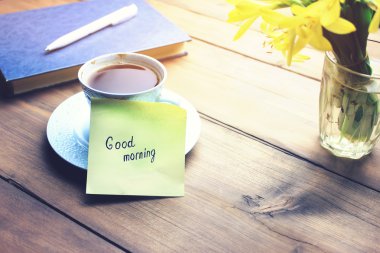 kardelen ve kart masada