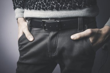 Adam ceplerinde eller