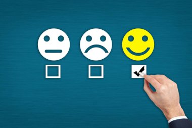 Adam tebeşirle tebeşirle güvertede