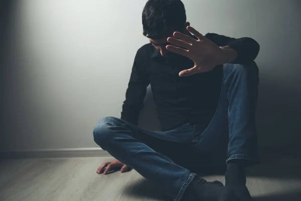 Hombre Mano Stop Signo Sentado — Foto de Stock