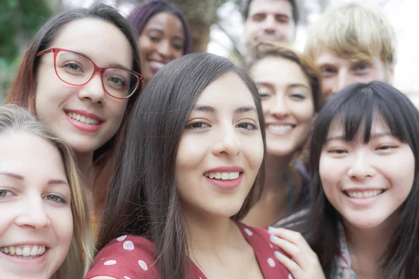 Group Happy Smiling Friends Making Selfie Park Friendship Tourism Travel — Fotografia de Stock