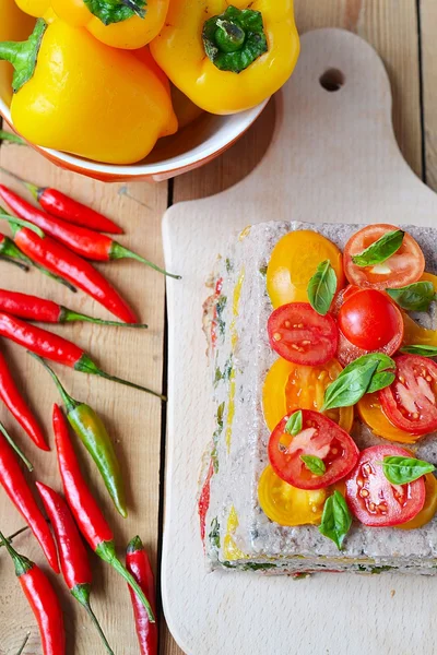 Köttfärslimpa med grönsaker — Stockfoto