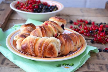 Kuş üzümü ile buns. Seçici odak