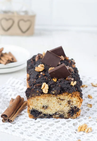 Nut and chocolate cake with cinnamon — Stock Photo, Image
