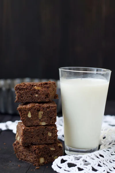 Chocolate brownies on a dark background — Stock Photo, Image