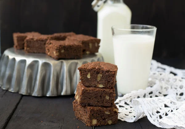 Chocolate brownies on a dark background — Stock Photo, Image
